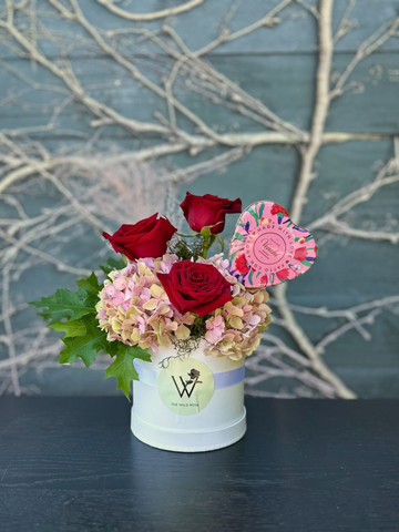 The Sweethearts Hat Box-Local NZ Florist -The Wild Rose | Nationwide delivery, Free for orders over $100 | Flower Delivery Auckland