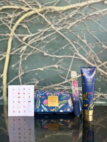 Glasshouse Country Couture Hand and Nail Set-Local NZ Florist -The Wild Rose | Nationwide delivery, Free for orders over $100 | Flower Delivery Auckland