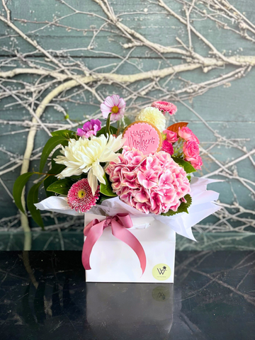 Mother's Day Blossom Bag With A Free Cookie-Local NZ Florist -The Wild Rose | Nationwide delivery, Free for orders over $100 | Flower Delivery Auckland