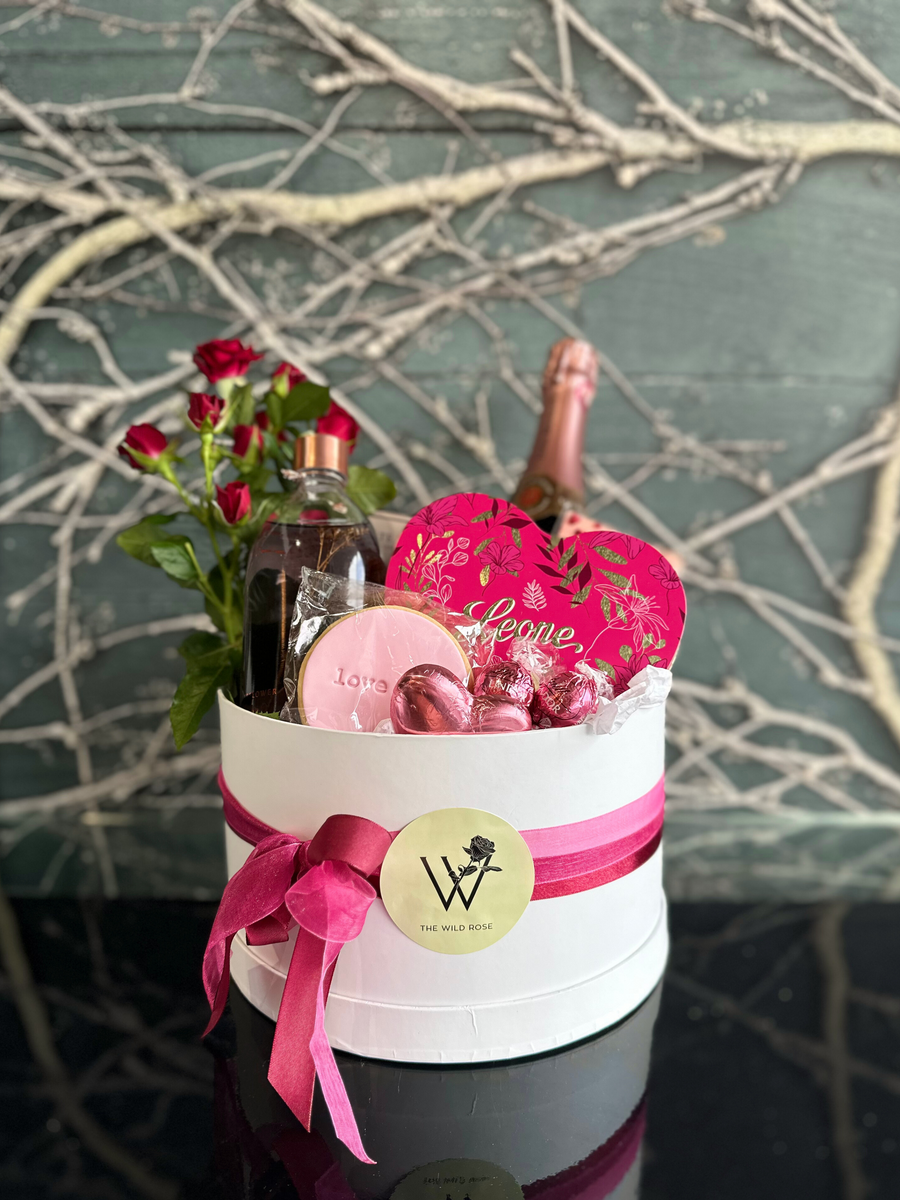 The Lovers Hat Box-Local NZ Florist -The Wild Rose | Nationwide delivery, Free for orders over $100 | Flower Delivery Auckland