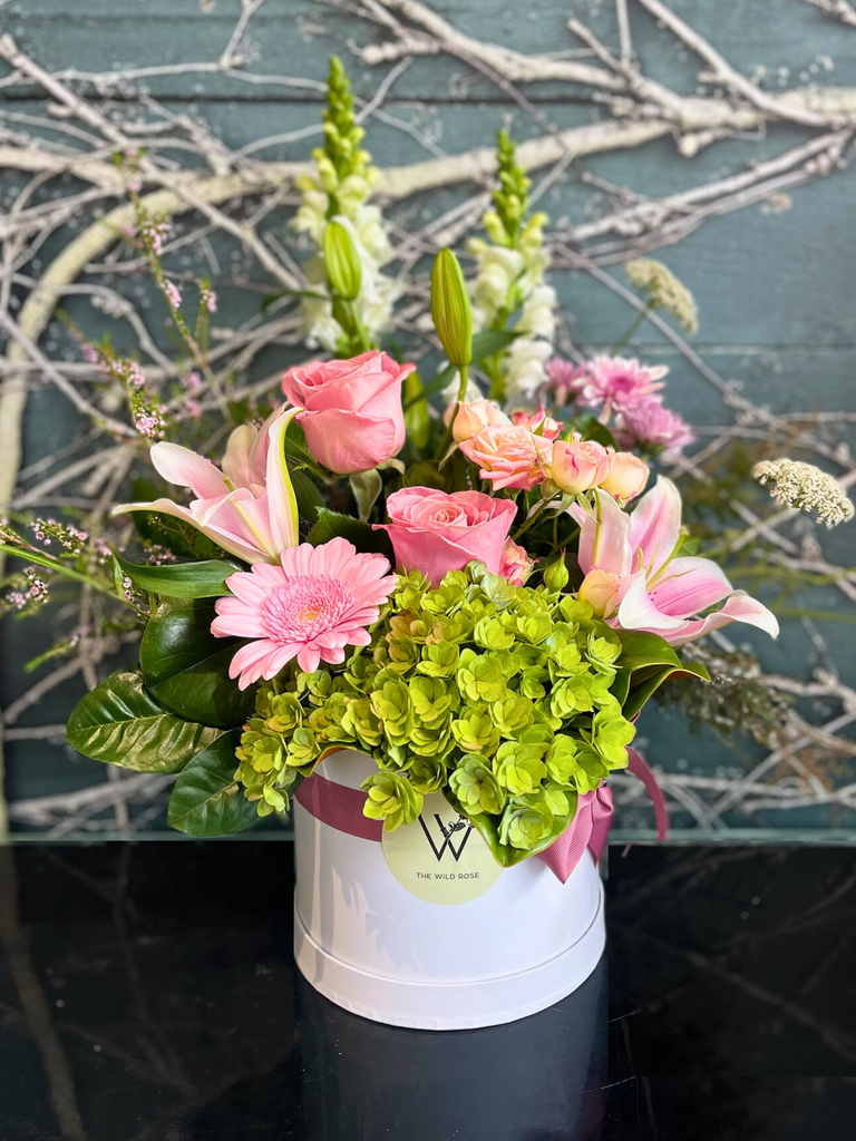 Signature Blush Mother’s Day Hat Box-Local NZ Florist -The Wild Rose | Nationwide delivery, Free for orders over $100 | Flower Delivery Auckland