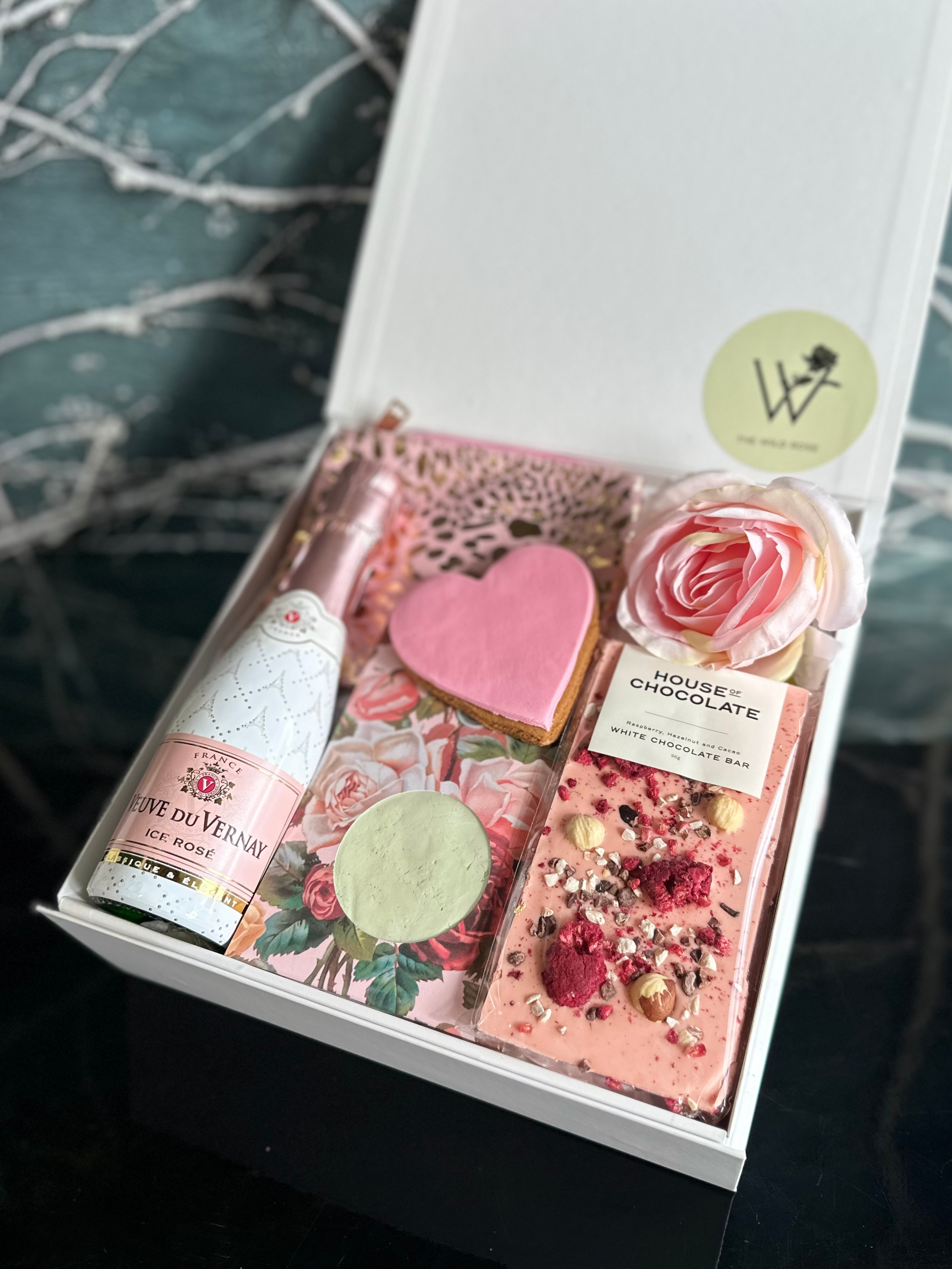 Auckland Flower Delivery I Gift Boxes I Make Her Blush