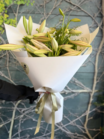 Christmas Lilies-Local NZ Florist -The Wild Rose | Nationwide delivery, Free for orders over $100 | Flower Delivery Auckland