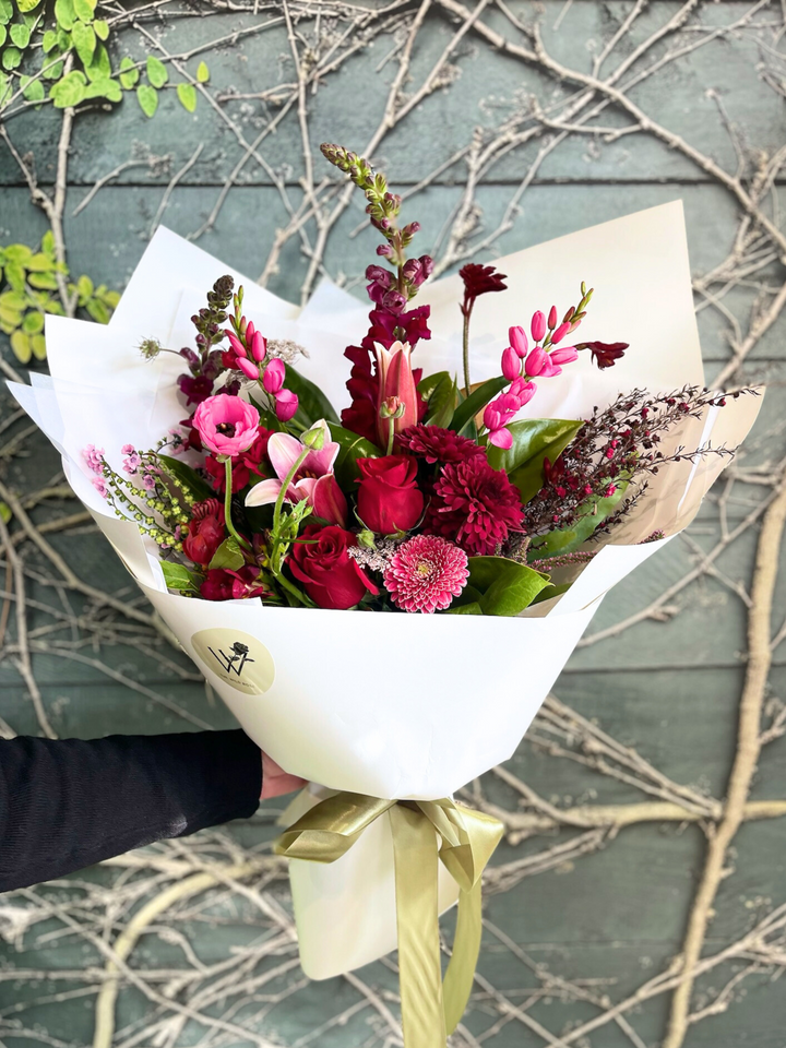 Lush Pinks - Managers Favourite | Get our Lush Pinks bouquet or any of our other bouquets, dried flowers, flower gift boxes delivered 7 days in Auckland. Order by 12pm for same day delivery.