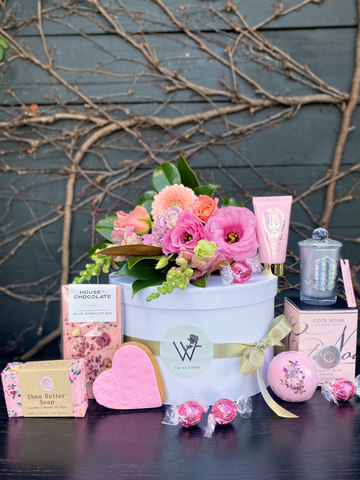 Spoil Her Hat Box-Local NZ Florist -The Wild Rose | Nationwide delivery, Free for orders over $100 | Flower Delivery Auckland