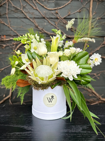 Vanilla Hat Box-Local NZ Florist -The Wild Rose | Nationwide delivery, Free for orders over $100 | Flower Delivery Auckland