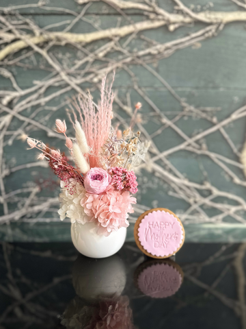 Dried Delight Mother's Day Gift Bundle-Local NZ Florist -The Wild Rose | Nationwide delivery, Free for orders over $100 | Flower Delivery Auckland