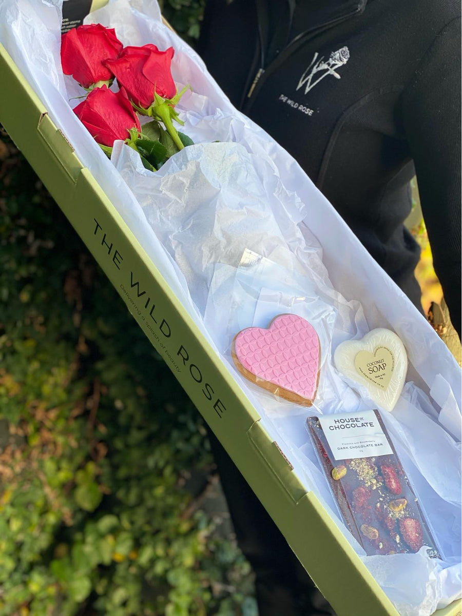 Red Roses Gift Box-Local NZ Florist -The Wild Rose | Nationwide delivery, Free for orders over $100 | Flower Delivery Auckland