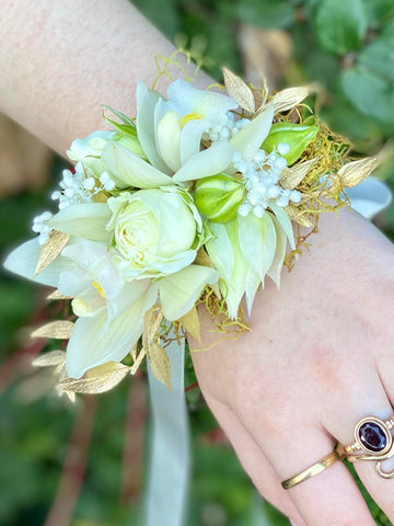 Custom Corsage-Local NZ Florist -The Wild Rose | Nationwide delivery, Free for orders over $100 | Flower Delivery Auckland