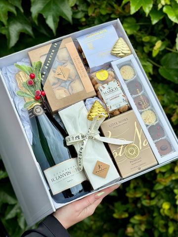Christmas Cheer-Local NZ Florist -The Wild Rose | Nationwide delivery, Free for orders over $100 | Flower Delivery Auckland