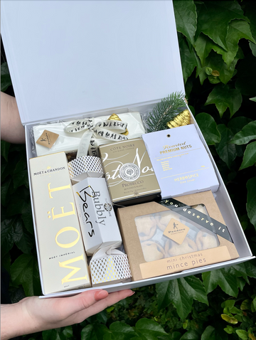 Magic of Christmas Gift Box-Local NZ Florist -The Wild Rose | Nationwide delivery, Free for orders over $100 | Flower Delivery Auckland